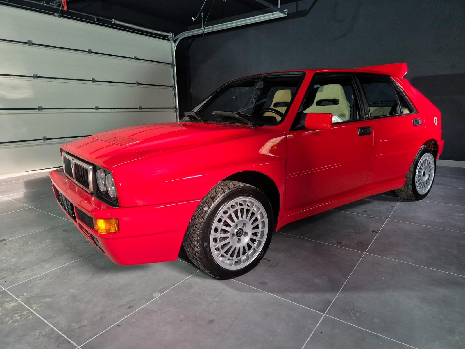 1994 Lancia Delta HF Integrale EVO 2, červená hatchback, 129 000 km