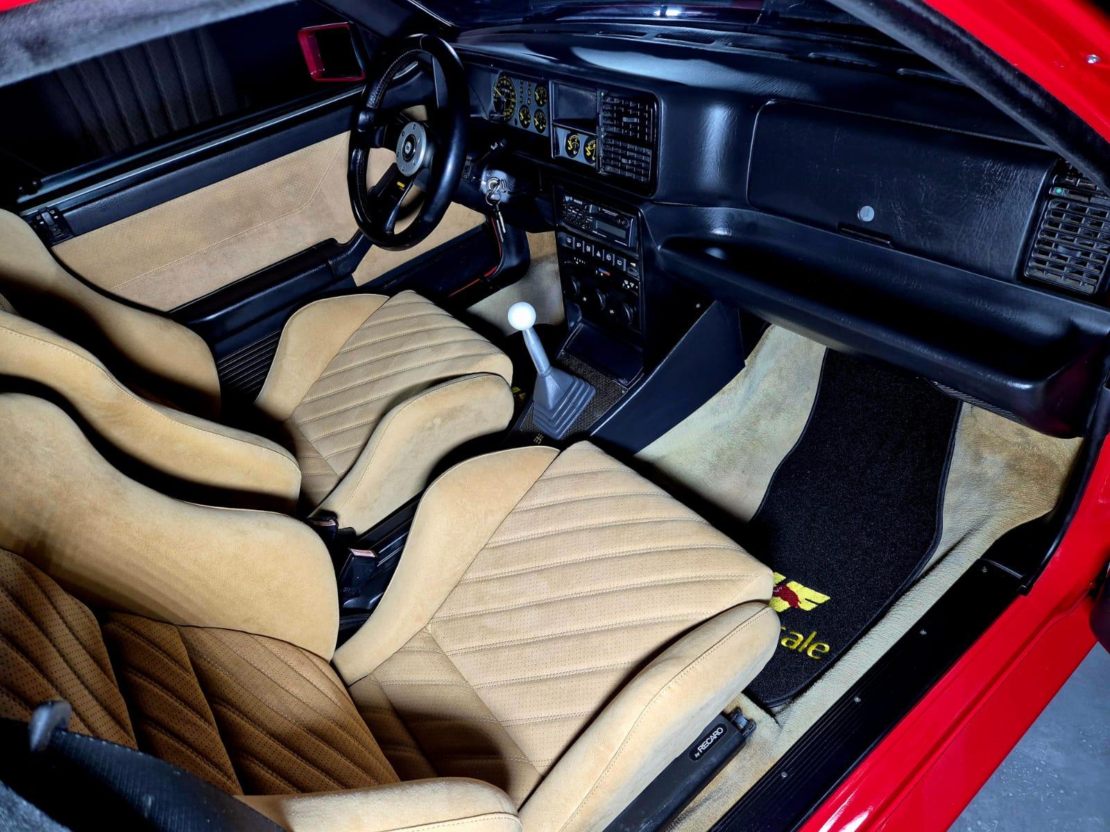 1994 Lancia Delta HF Integrale EVO 2, červená hatchback, 129 000 km