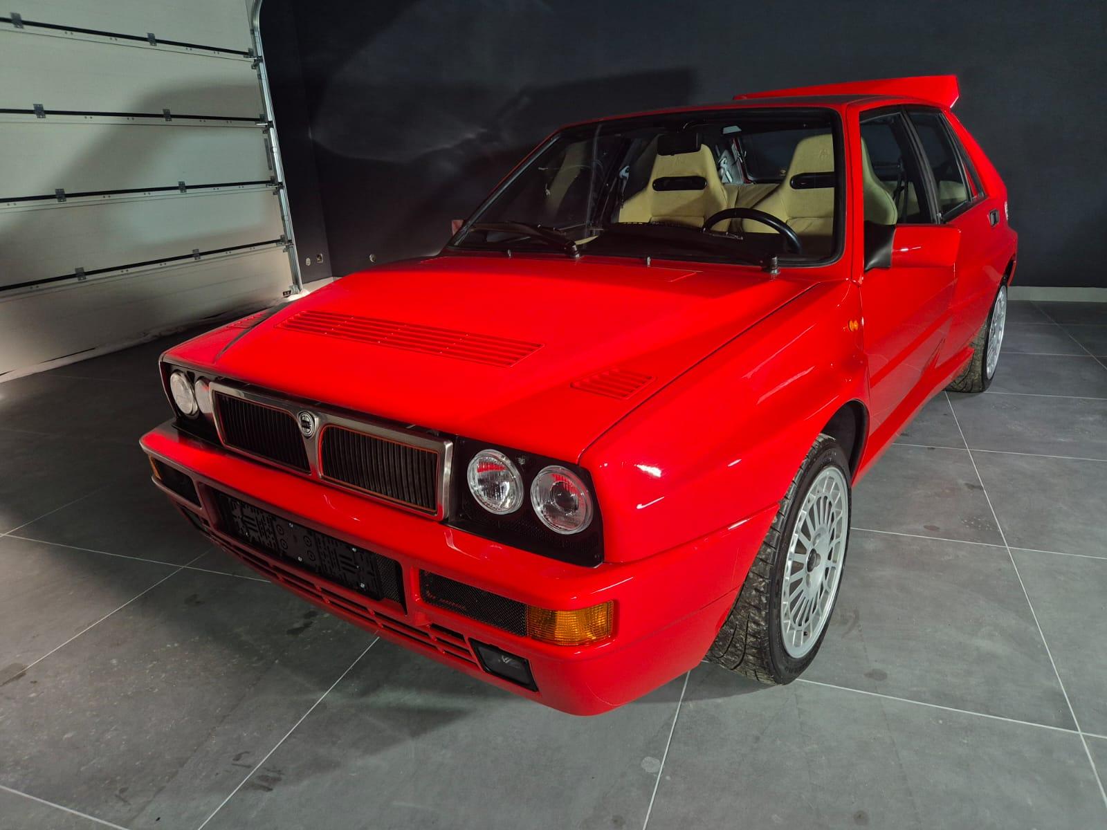 1994 Lancia Delta HF Integrale EVO 2, červená hatchback, 129 000 km