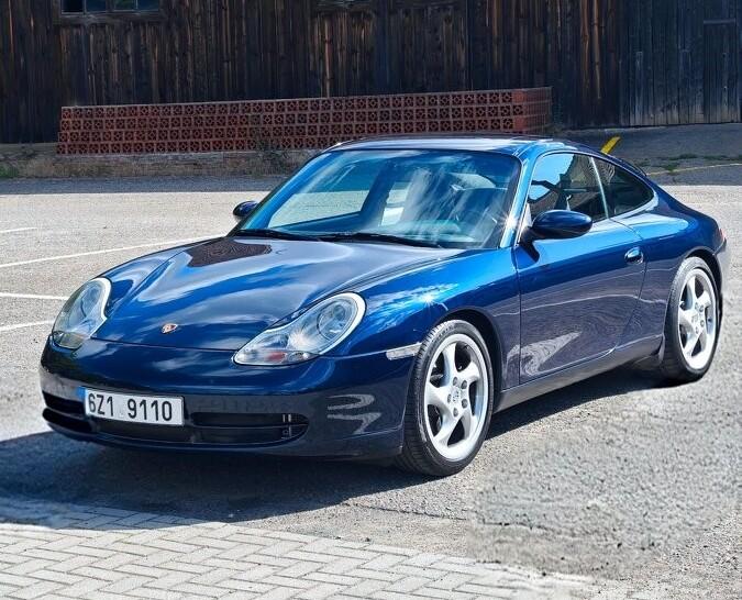 1998 Porsche 996 Carrera / 4, tmavomodrá kupé, 149 000 km