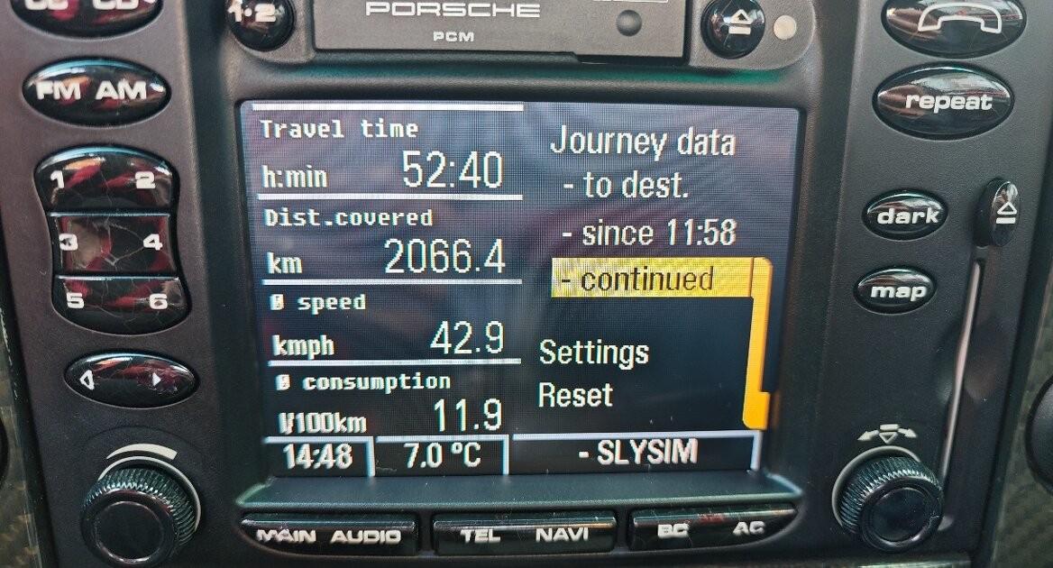 1998 Porsche 996 Carrera / 4, tmavomodrá kupé, 149 000 km