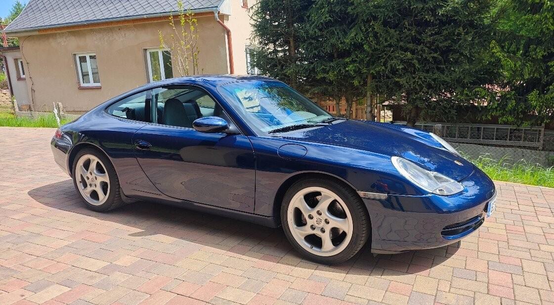 1998 Porsche 996 Carrera / 4, tmavomodrá kupé, 149 000 km