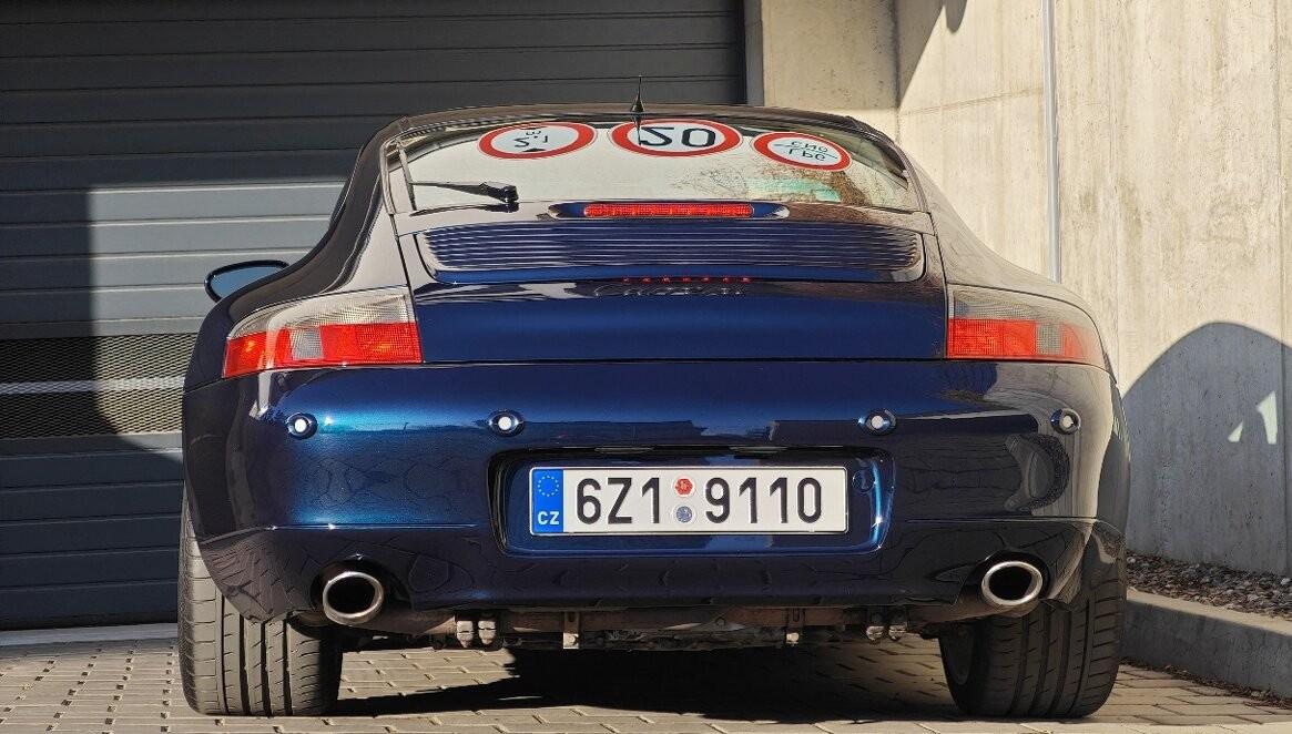 1998 Porsche 996 Carrera / 4, tmavomodrá kupé, 149 000 km