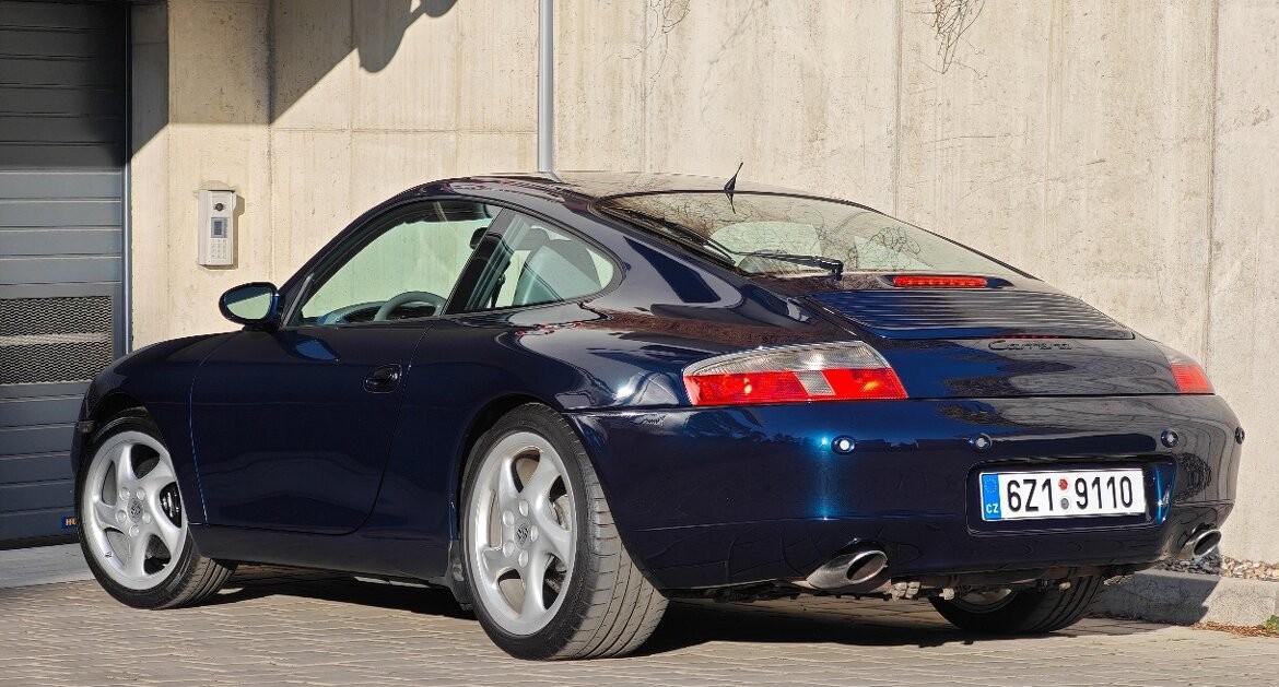 1998 Porsche 996 Carrera / 4, tmavomodrá kupé, 149 000 km