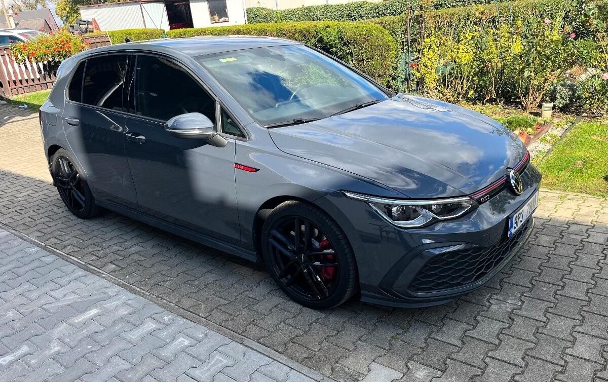 2021 Volkswagen Golf GTI, sivá hatchback, 72 000 km
