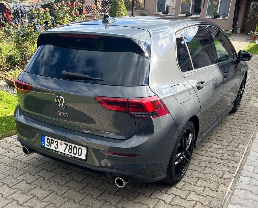 2021 Volkswagen Golf GTI, sivá hatchback, 72 000 km