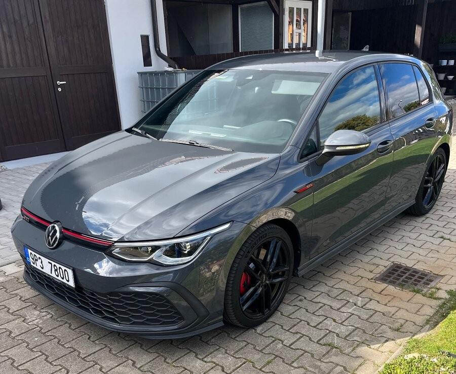 2021 Volkswagen Golf GTI, sivá hatchback, 72 000 km