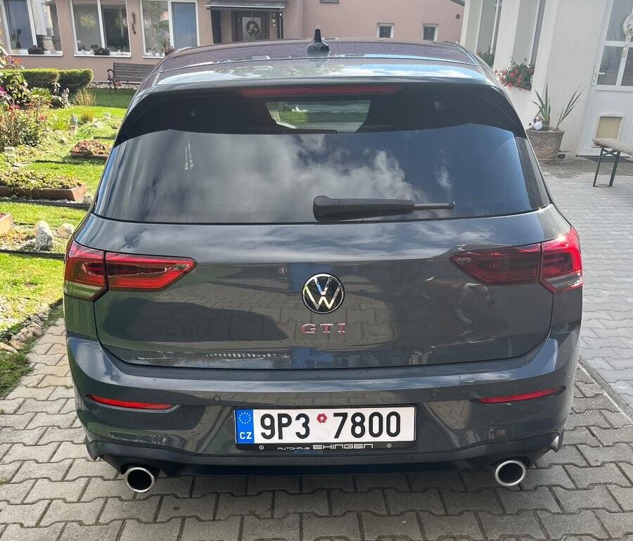 2021 Volkswagen Golf GTI, sivá hatchback, 72 000 km