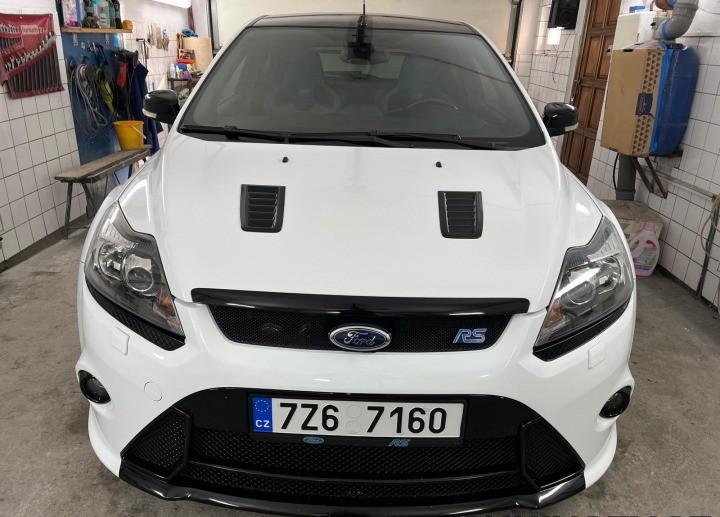 2009 Ford Focus RS, biela hatchback, 59 000 km