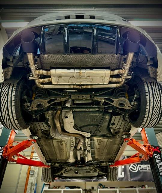 2009 Ford Focus RS, biela hatchback, 59 000 km