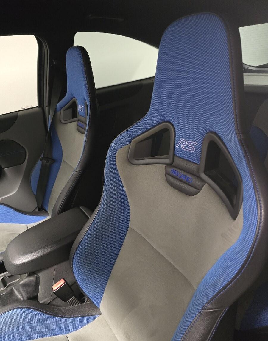 2009 Ford Focus RS, biela hatchback, 59 000 km