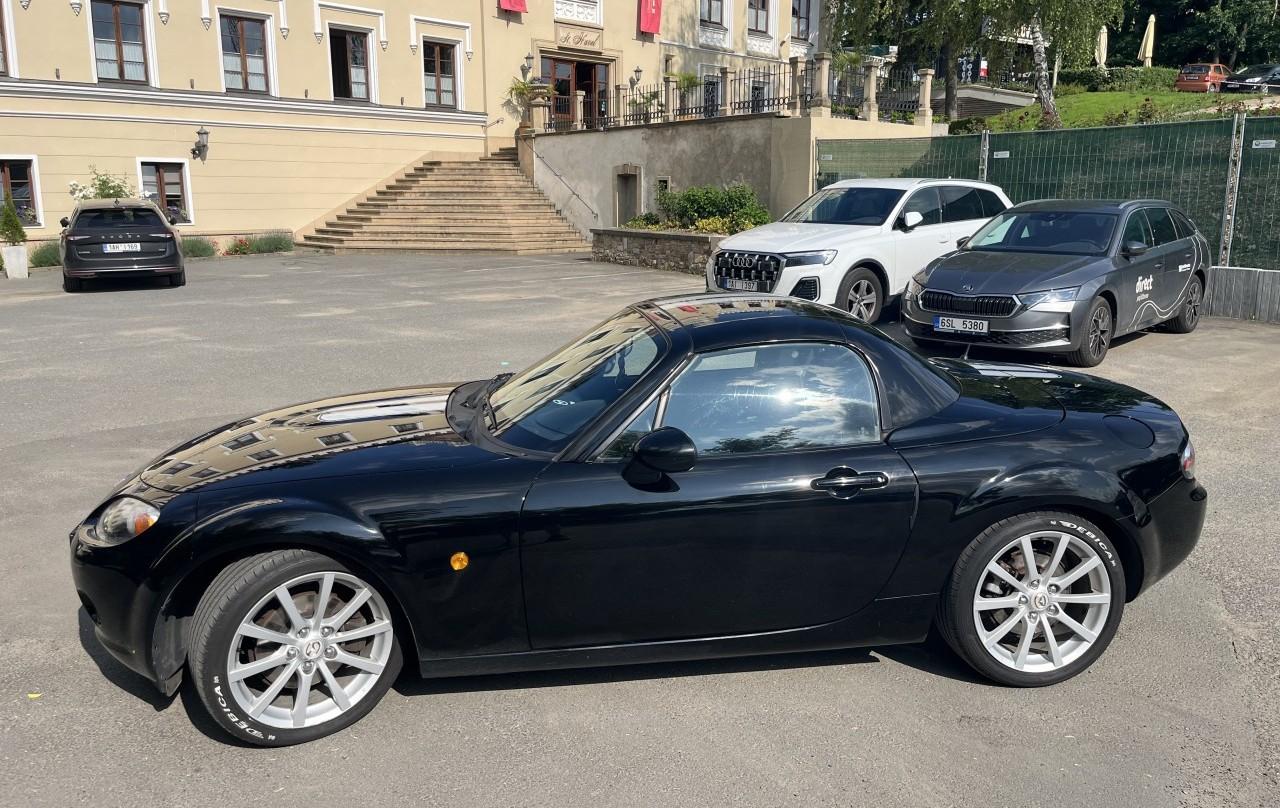 2008 Mazda MX-5 (NC), čierna kabriolet, 149 000 km