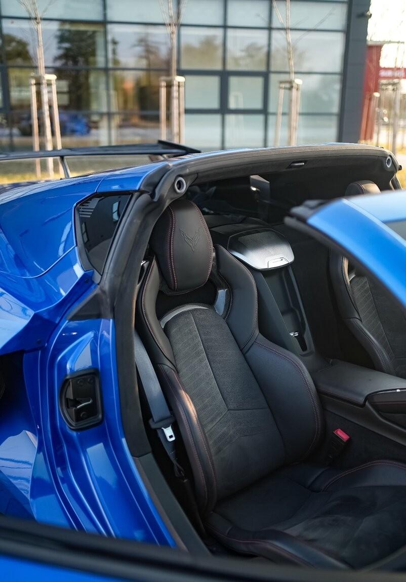 2020 Chevrolet Corvette, modrá kupé, 14 500 km