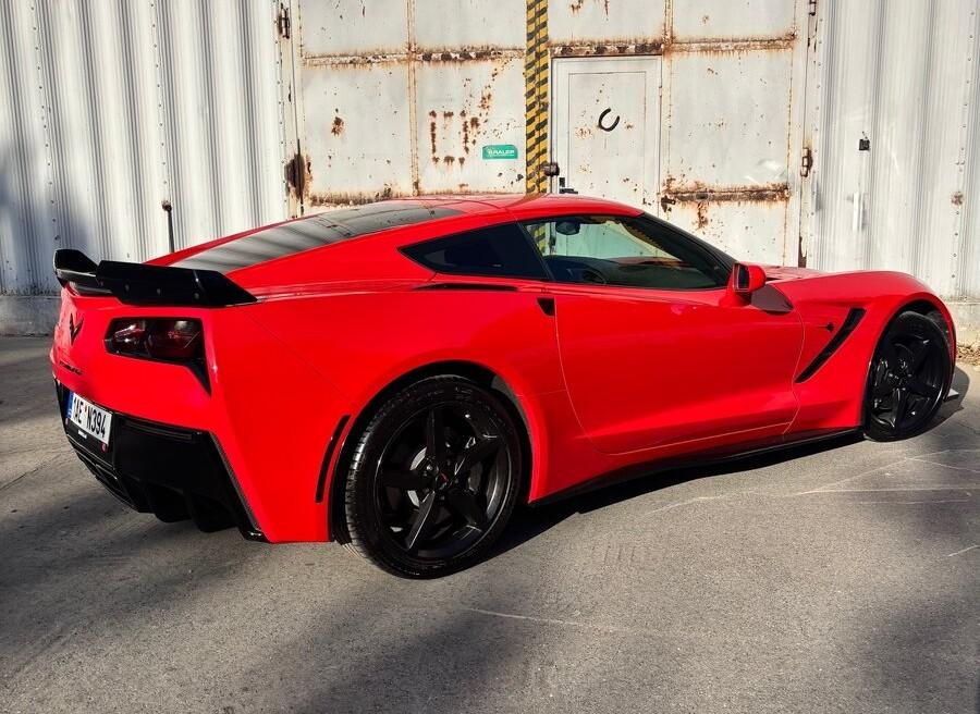 2014 Chevrolet Corvette, červená kupé, 100 000 km