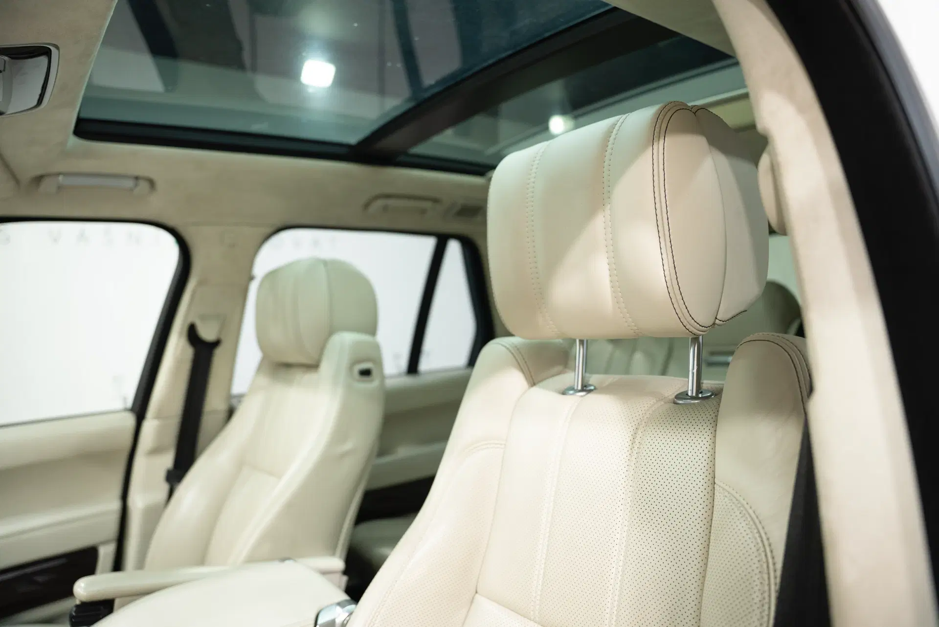 2015 Land Rover RR Sport SV Autobiography, biela suv, 216 000 km