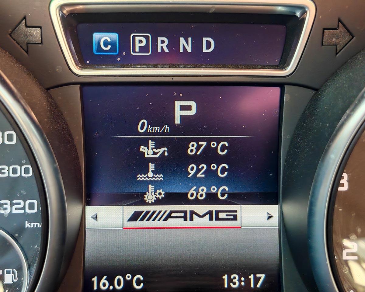 2016 Mercedes-Benz GLA 45 AMG AMG Performance, čierna hatchback, 124 000 km